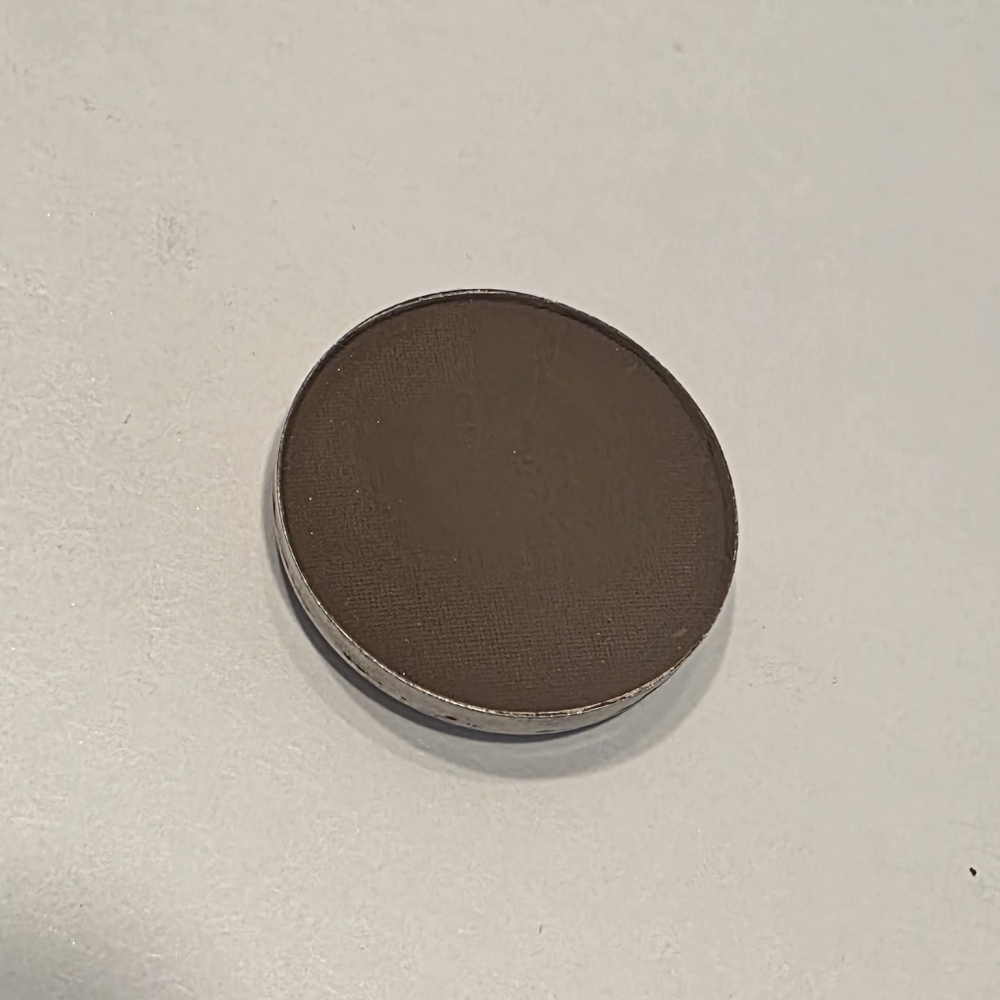MAC Eyeshadown *BROWN DOWN*